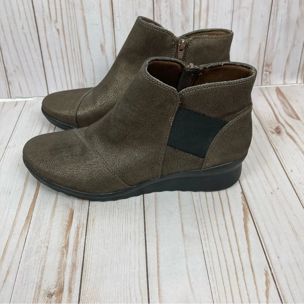 Clarks cloudSteppers bronze Tropic ankle comfort wedge booties size 10
